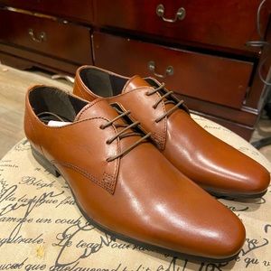 Brown dress shoes